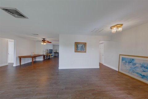 Casa en alquiler en Seminole, Florida, 3 dormitorios, 161.84 m2 № 2287496 - foto 8