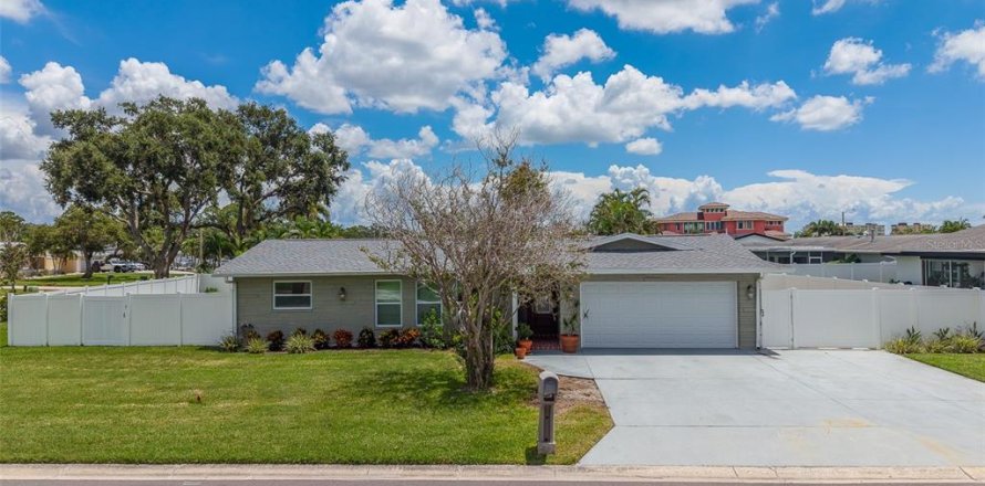 Casa en Seminole, Florida 3 dormitorios, 161.84 m2 № 2287496