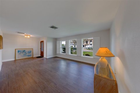Casa en alquiler en Seminole, Florida, 3 dormitorios, 161.84 m2 № 2287496 - foto 9