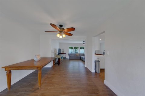 Casa en alquiler en Seminole, Florida, 3 dormitorios, 161.84 m2 № 2287496 - foto 10