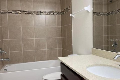 Touwnhouse à vendre à Kissimmee, Floride: 3 chambres, 148.92 m2 № 2429261 - photo 16