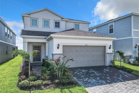 House in Davenport, Florida 5 bedrooms, 243.5 sq.m. № 1533321 - photo 1