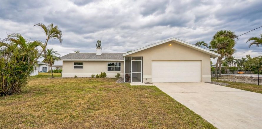 Casa en Fort Myers, Florida 3 dormitorios, 119.84 m2 № 1776975