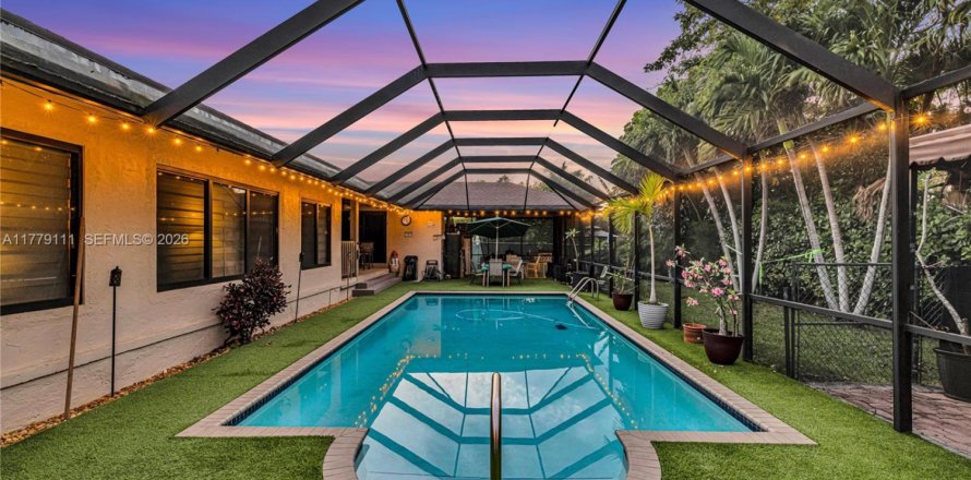 Villa ou maison à Palmetto Bay, Floride 5 chambres, 348.94 m2 № 2089519