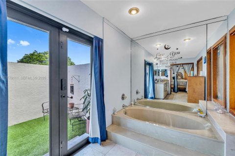 Villa ou maison à vendre à Palmetto Bay, Floride: 5 chambres, 348.94 m2 № 2089519 - photo 27
