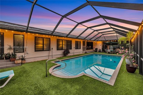 Villa ou maison à vendre à Palmetto Bay, Floride: 5 chambres, 348.94 m2 № 2089519 - photo 8