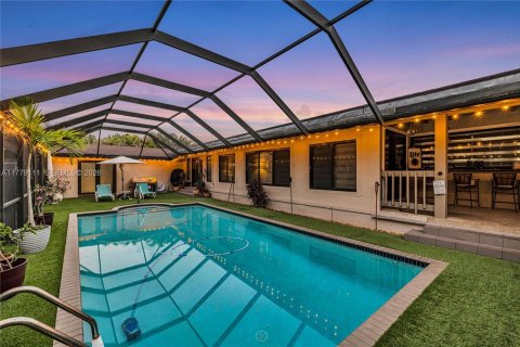 Villa ou maison à vendre à Palmetto Bay, Floride: 5 chambres, 348.94 m2 № 2089519 - photo 9