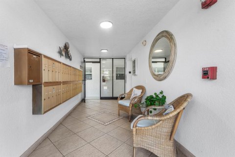 Снять в аренду кондоминиум в Норт-Палм-Бич, Флорида 3 комнаты, 111.48м2, № 2263744 - фото 18