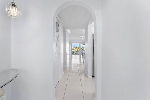 Снять в аренду кондоминиум в Норт-Палм-Бич, Флорида 3 комнаты, 111.48м2, № 2263744 - фото 15