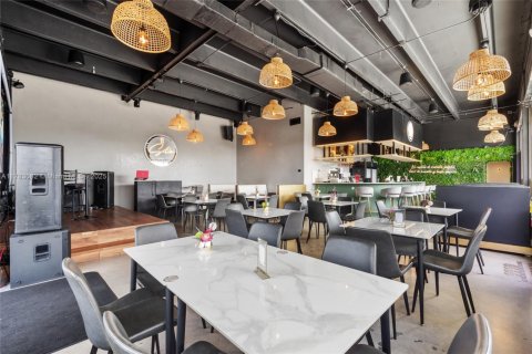 Commercial property in Miami, Florida № 1962196 - photo 6