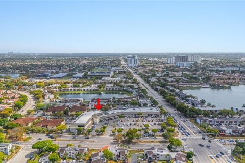 Commercial property in Miami, Florida № 1962196 - photo 27