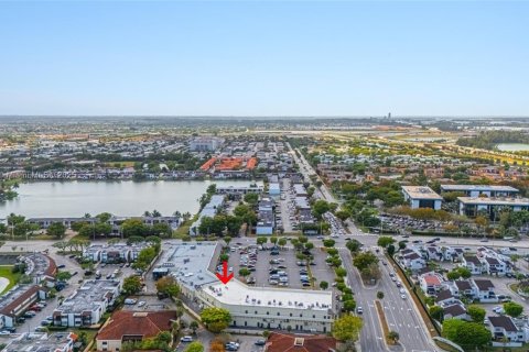 Commercial property in Miami, Florida № 1962196 - photo 28