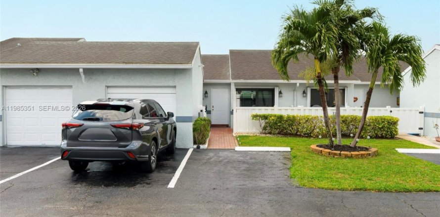 Condo in West Palm Beach, Florida, 2 bedrooms № 2047705