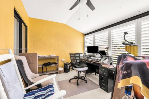 Condo in West Palm Beach, Florida, 2 bedrooms № 2047705 - photo 15
