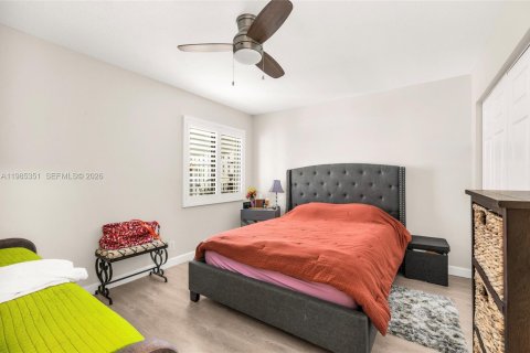 Condo in West Palm Beach, Florida, 2 bedrooms № 2047705 - photo 7