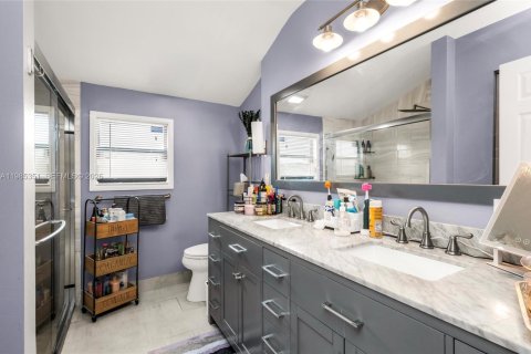 Condo in West Palm Beach, Florida, 2 bedrooms № 2047705 - photo 11