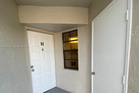 Condo in Homestead, Florida, 2 bedrooms № 1994574 - photo 3