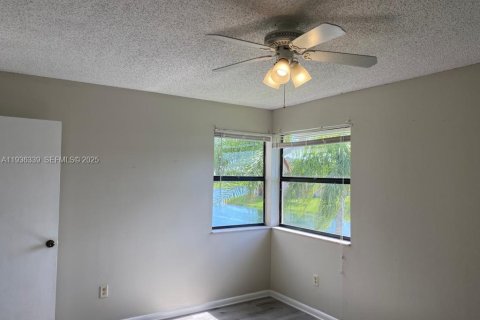 Condo in Homestead, Florida, 2 bedrooms № 1994574 - photo 15