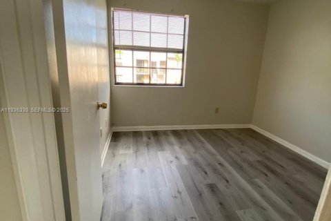 Condo in Homestead, Florida, 2 bedrooms № 1994574 - photo 19