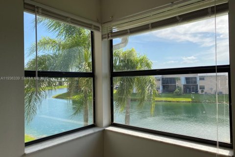 Condo in Homestead, Florida, 2 bedrooms № 1994574 - photo 16