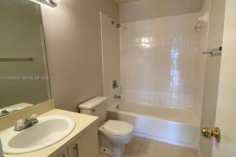 Condo in Homestead, Florida, 2 bedrooms № 1994574 - photo 20