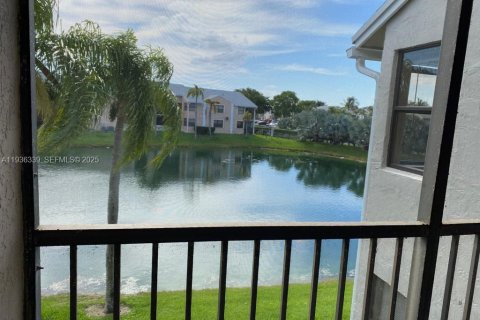 Condo in Homestead, Florida, 2 bedrooms № 1994574 - photo 2