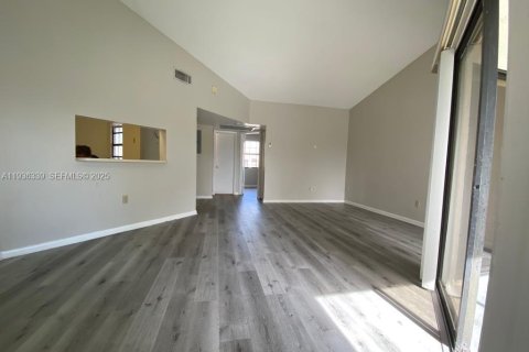 Condo in Homestead, Florida, 2 bedrooms № 1994574 - photo 6