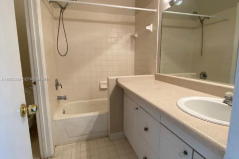 Condo in Homestead, Florida, 2 bedrooms № 1994574 - photo 17