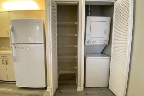 Condo in Homestead, Florida, 2 bedrooms № 1994574 - photo 9