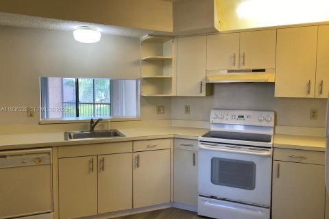 Condo in Homestead, Florida, 2 bedrooms № 1994574 - photo 10