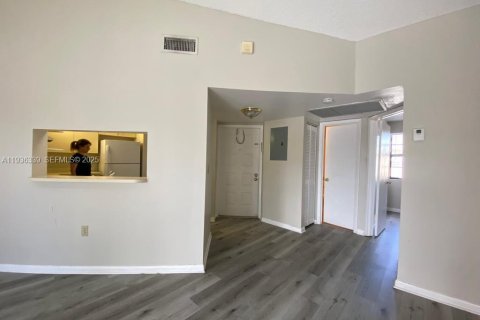 Condo in Homestead, Florida, 2 bedrooms № 1994574 - photo 11