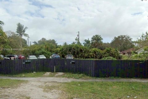 Land in Miami, Florida № 2077237 - photo 3