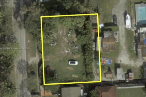 Land in Miami, Florida № 2077237 - photo 1