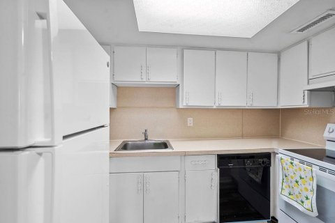 Condo in Maitland, Florida, 1 bedroom  № 1780623 - photo 8