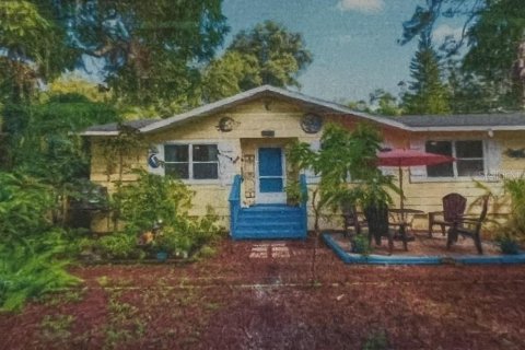House in Gulfport, Florida 3 bedrooms, 133.59 sq.m. № 1507823 - photo 1