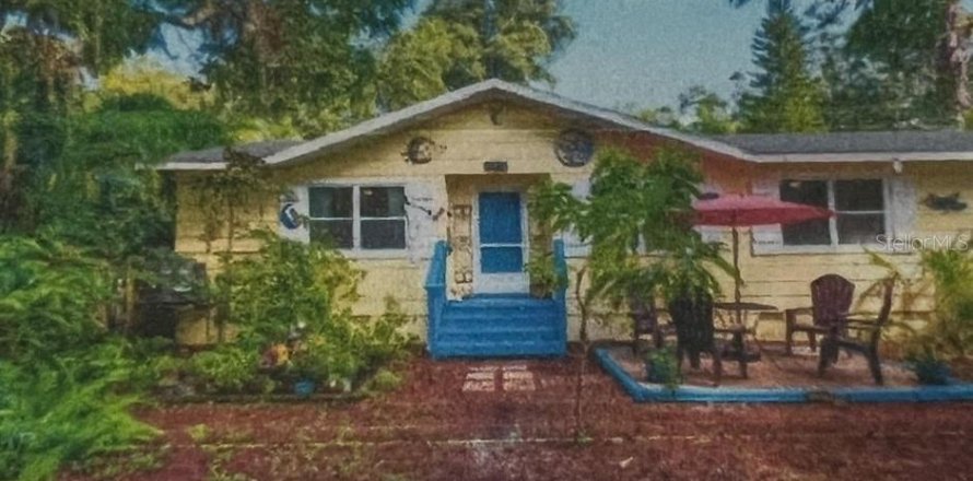 House in Gulfport, Florida 3 bedrooms, 133.59 sq.m. № 1507823