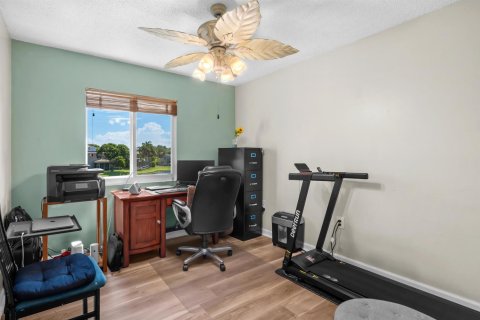 Townhouse in Coconut Creek, Florida 3 bedrooms, 141.58 sq.m. № 2168884 - photo 17