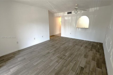 Снять в аренду кондоминиум в Плантация, Флорида 1 спальня, 70.98м2, № 2058572 - фото 2