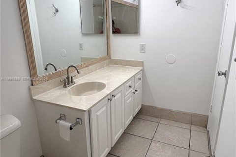 Снять в аренду кондоминиум в Плантация, Флорида 1 спальня, 70.98м2, № 2058572 - фото 12