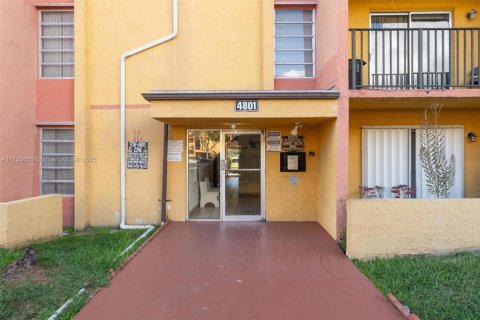 Condo à Miami, Floride, 2 chambres  № 2079686