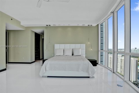 Condo in Sunny Isles Beach, Florida, 3 bedrooms  № 1998769 - photo 30