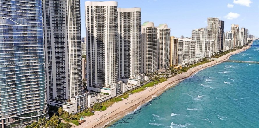 Condo in Sunny Isles Beach, Florida, 3 bedrooms  № 1998769