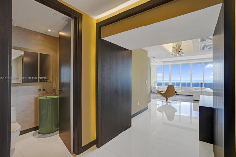 Condo in Sunny Isles Beach, Florida, 3 bedrooms  № 1998769 - photo 7