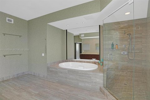 Condo in Sunny Isles Beach, Florida, 3 bedrooms  № 1998769 - photo 24