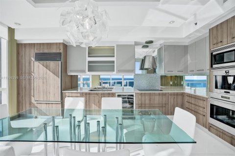Condo in Sunny Isles Beach, Florida, 3 bedrooms  № 1998769 - photo 16