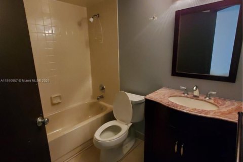 Снять в аренду кондоминиум в Дорал, Флорида 2 спальни, 96.25м2, № 1944383 - фото 14