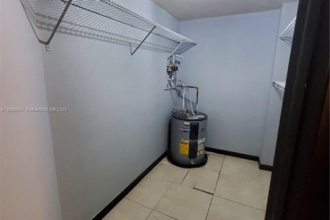 Снять в аренду кондоминиум в Дорал, Флорида 2 спальни, 96.25м2, № 1944383 - фото 11