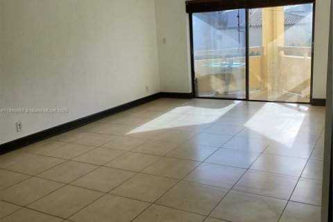 Снять в аренду кондоминиум в Дорал, Флорида 2 спальни, 96.25м2, № 1944383 - фото 8