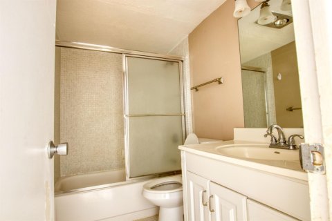 Condominio en venta en Lake Worth, Florida, 1 dormitorio, 67.82 m2 № 2188055 - foto 8