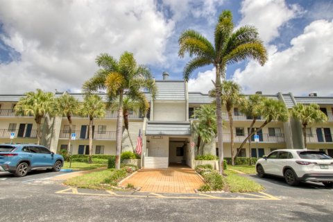 Condominio en Lake Worth, Florida, 1 dormitorio  № 2188055